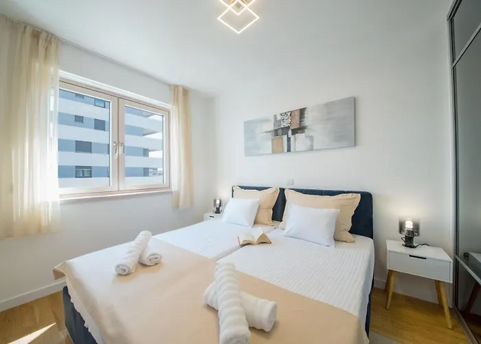 Astra شقة زادار